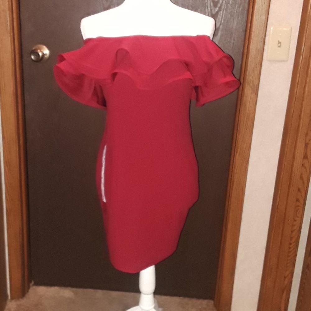 •NWT• Fashion Nova red off the shoulder dress